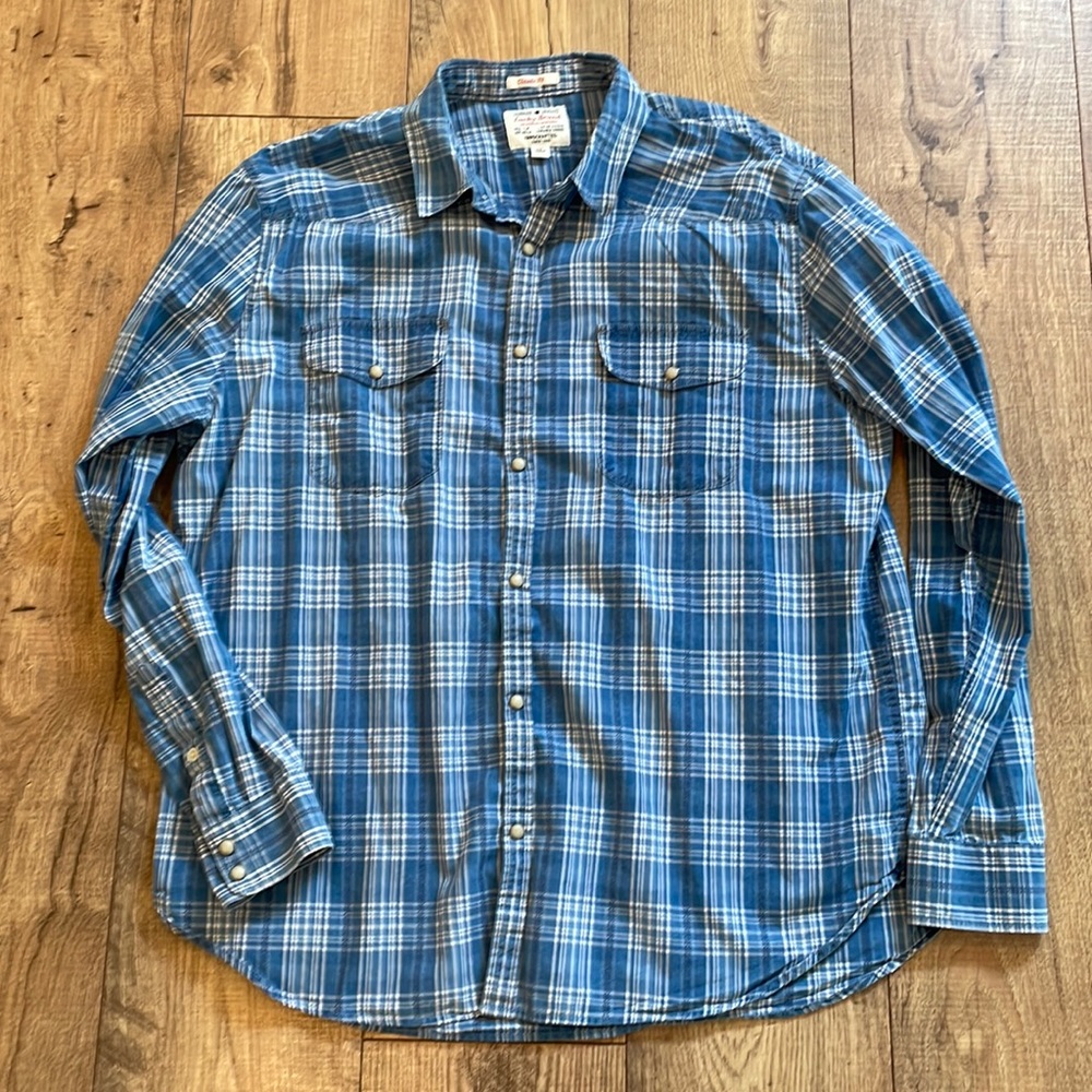 Lucky Brand men’s button down size XL.